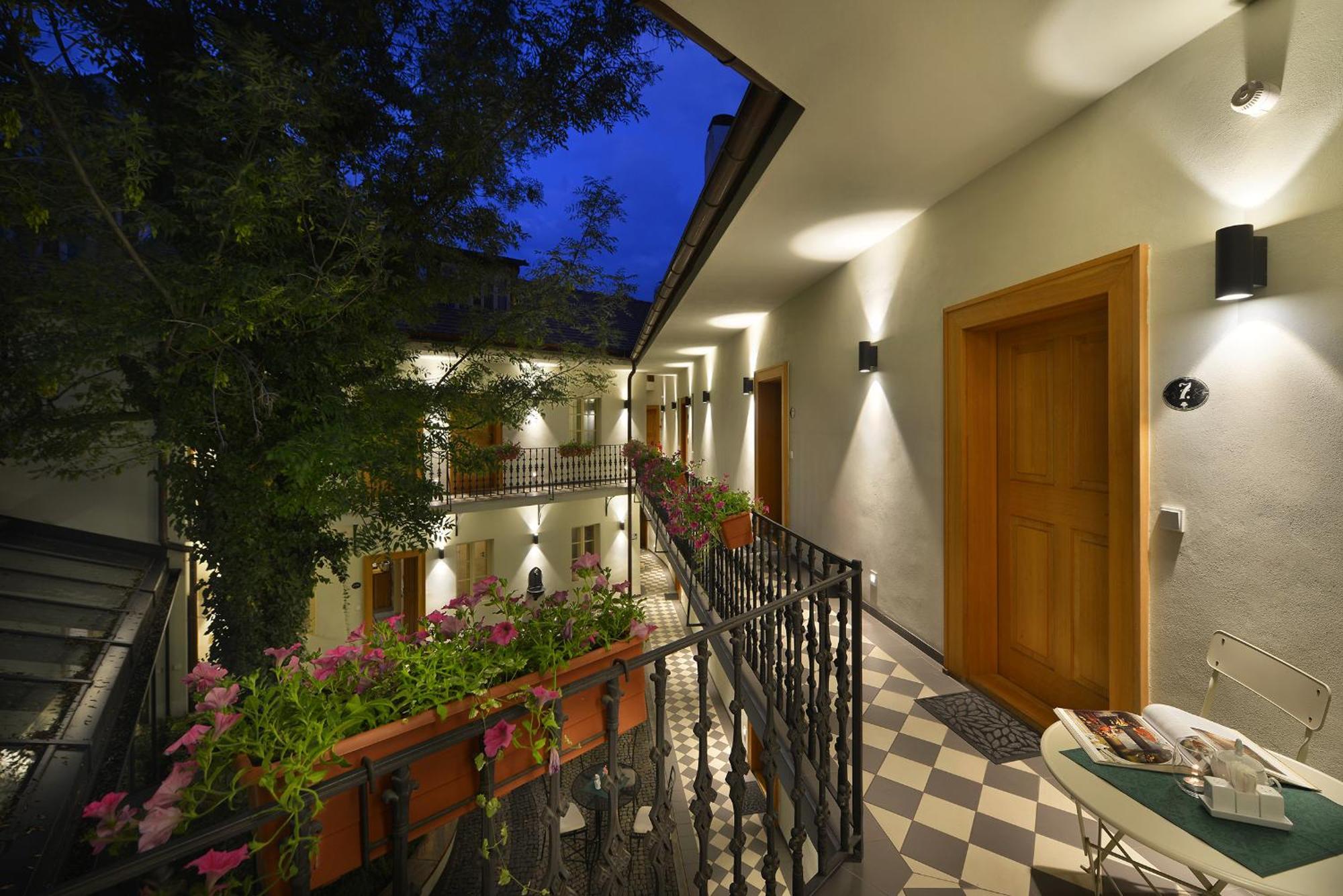 Hotel U Bílé Lilie 4*