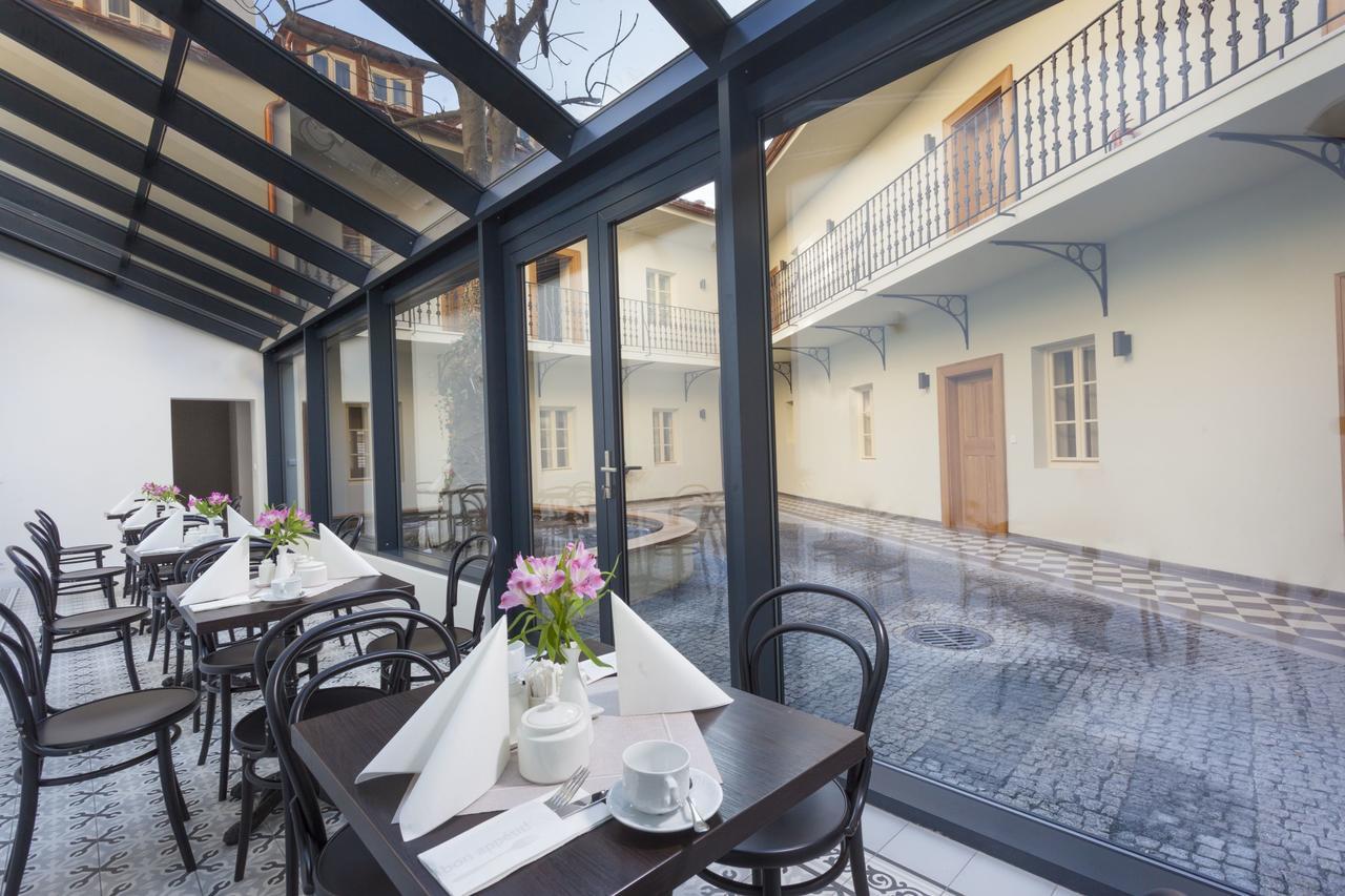 U Bílé Lilie 4* Praha
