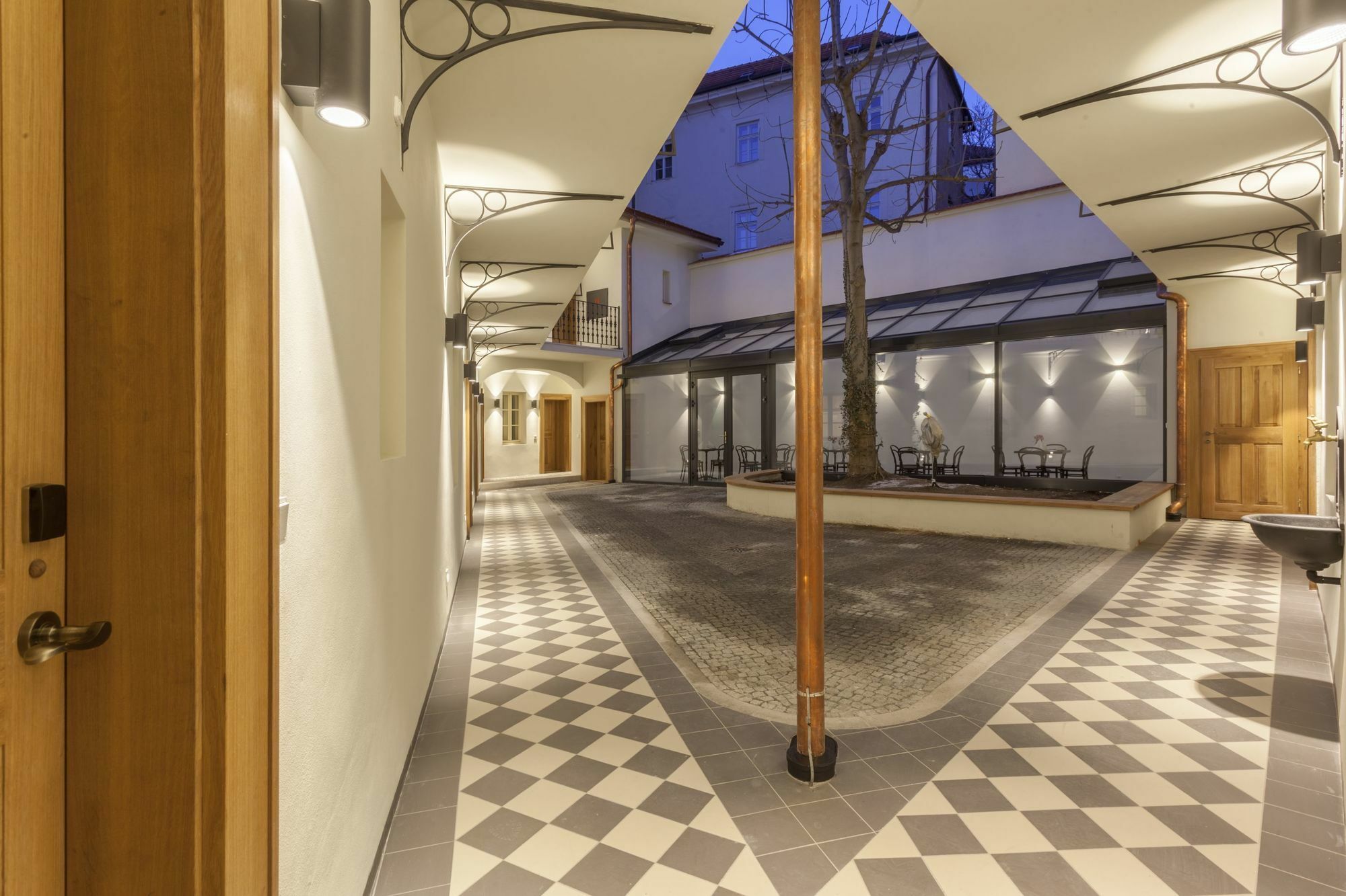 U Bílé Lilie Hotel 4*